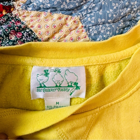SOLD. Bee Embroidered Yellow Sweatshirt by Quacker Factory Size Medium - Picture 2 of 6